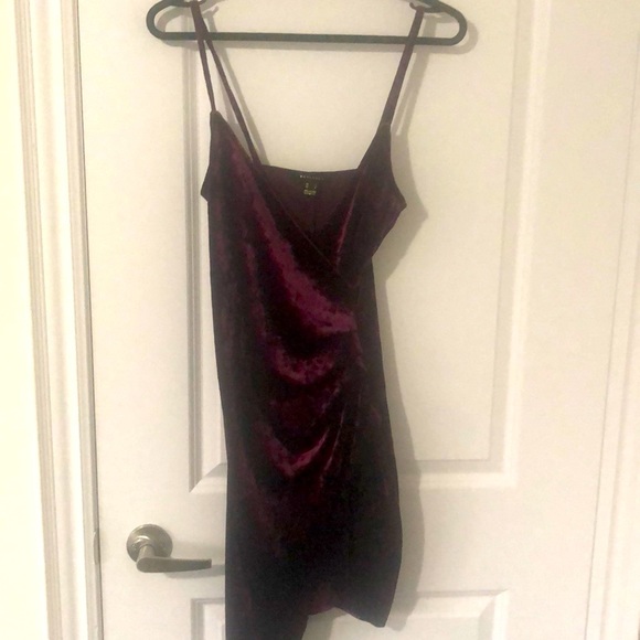 Revamped- Velvet Bodycon Dress - Picture 3 of 9